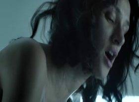 Indira Varma Hunted s01e03 Sex Scene on fanspics.net