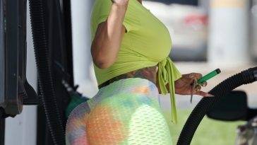 Blac Chyna is Seen at a Calabasas Gas Station on fanspics.net