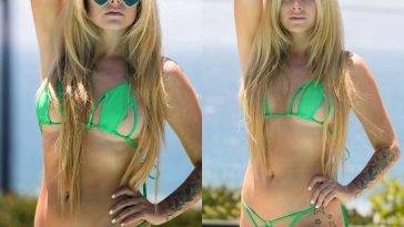 Avril Lavigne Sexy (13 Photos) [Updated] on fanspics.net