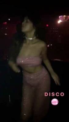 I bet Selena Gomez got fucked the night she wore this outfit on fanspics.net