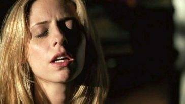 Sarah Michelle Gellar Masturbates in 'Veronika Decides to Die' on fanspics.net