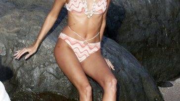 Devon Windsor Flaunts Her Slender Figure in a Tiny Bikini on fanspics.net