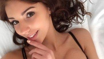 Galina Dub Cleavage Pictures (42 pics 1 vid) on fanspics.net
