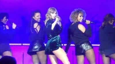 Taylor Swift cockteasing on stage on fanspics.net
