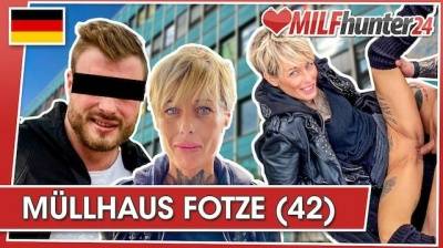 MILF Hunter lets skinny Vicky Hundt suck his dick before the fucking! milfhunter24 on fanspics.net