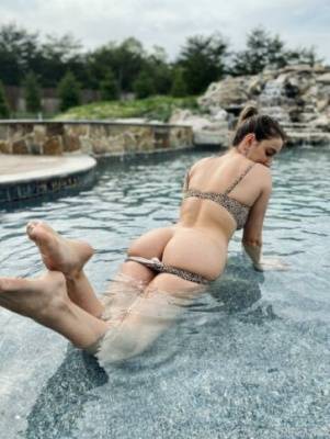 Christina Khalil Pool Bikini Onlyfans Set Leaked on fanspics.net