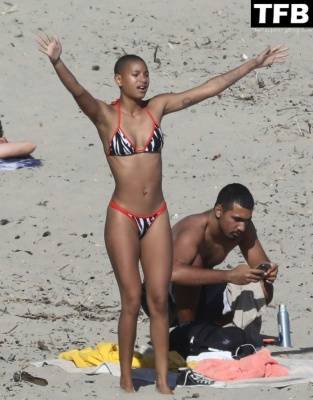 Willow Smith Makes a New Friend While Tanning Solo in Malibu on fanspics.net