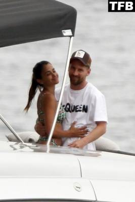 Antonela Roccuzzo & Lionel Messi Share Some PDA in Ibiza on fanspics.net