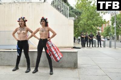 Femen Takes Action to Mark the Repeal of the Law Eliminating Abortion Rights in the U.S. on fanspics.net