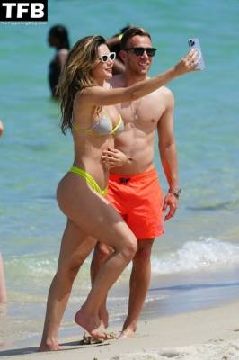 Arthur Melo Enjoys a Beach Day with Carolina Miarelli on fanspics.net