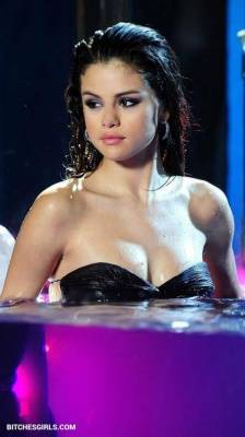 Selena Gomez Celeb Nudes - selenagomez Leaked Boobs Photos on fanspics.net