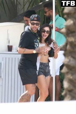 Bruna Marquezine & Neymar Jr. Have a Moment at the Fontaneabluea Resort in Miami Beach on fanspics.net