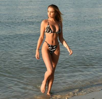 Georgia Harrison Flaunts Her Sexy Bikini Body on the Beach in Mexico - Mexico - Georgia on fanspics.net