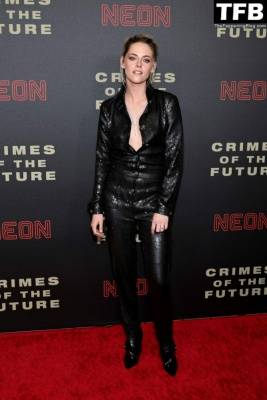 Kristen Stewart Looks Hot at the Premiere of 18Crimes Of The Future 19 in NY on fanspics.net