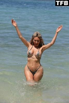 Farrah Abraham Flaunts Her Huge Boobs on the Beach on fanspics.net