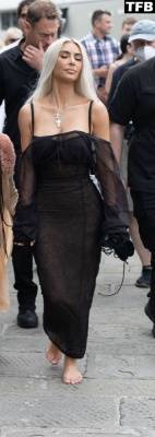 Kim Kardashian is Pictured in a Black Outfit in Portofino on fanspics.net