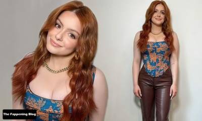 Ariel Winter Displays Her Nice Cleavage in a Sexy Shoot on fanspics.net