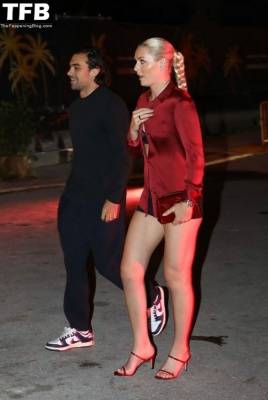 Lindsey Vonn Shows Off Her Beautiful Legs as She Arrives at Carbone on fanspics.net