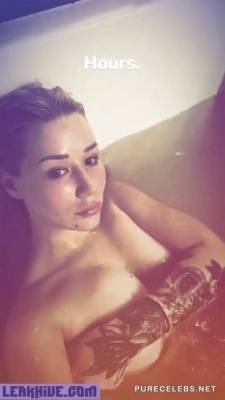 Leaked Iggy Azalea Sexy Topless Selfie Photo on fanspics.net