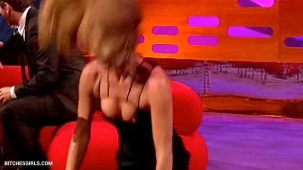 Amanda Holden Nude Celeb - Noholdenback Nude Celebrities on fanspics.net