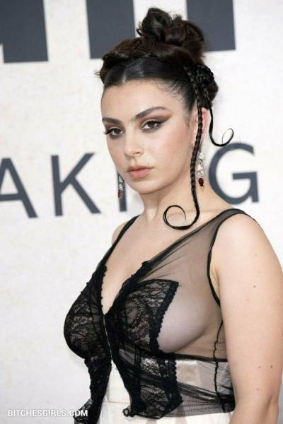 Charli Xcx Nude Celeb - Celebrities  Nude Photos on fanspics.net