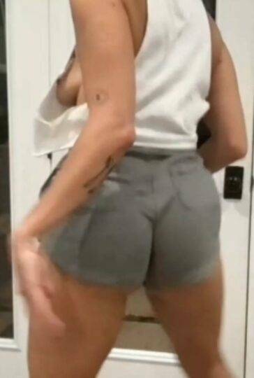 Gabbie Hanna Nipple Slip  Livestream  on fanspics.net