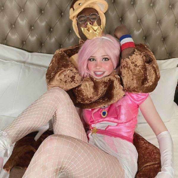 Belle Delphine Twomad Donkey Kong  Photos  - Britain on fanspics.net