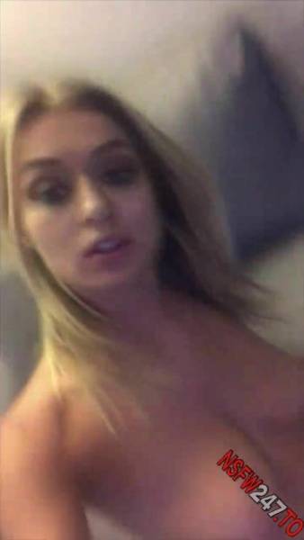 Natalia Starr teasing and fingering her pussy porn videos on fanspics.net