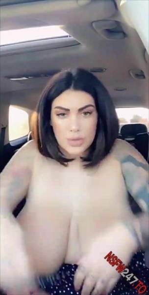 Ana Lorde masturbation in car snapchat premium 2019/12/10 on fanspics.net