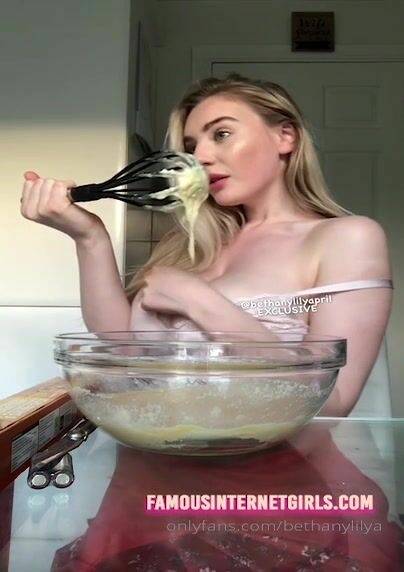 Beth Lily NSFW Sexy Cooking Onlyfans Leak on fanspics.net