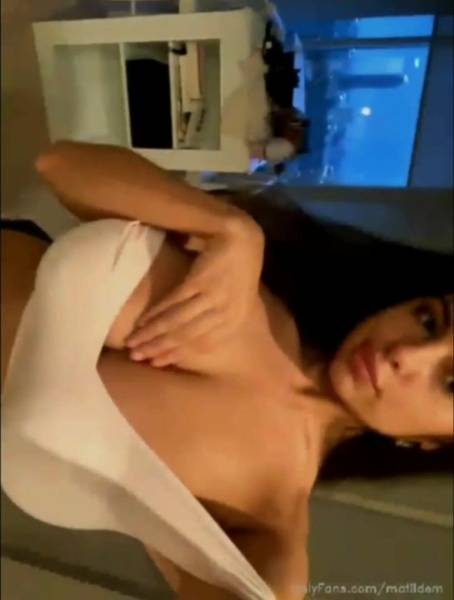 Mati Marroni  Nude Video  New on fanspics.net