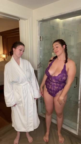 Tati Evans Gi_xxo Lesbian Magic Strip Nude  Video on fanspics.net