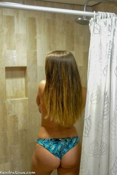 Kendra Rowe (cassiebbyxo, kendraarowe) Nude OnlyFans Leaks (5 Photos) on fanspics.net