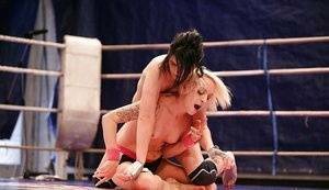 Wild catfight with two sporty lesbians Paige Fox and Lucy Bell on fanspics.net