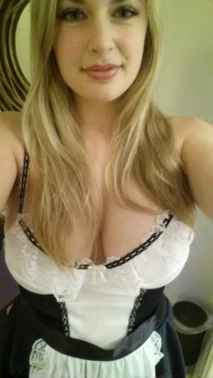 Big assed blonde amateur Danielle takes candid selfies all around the world on fanspics.net