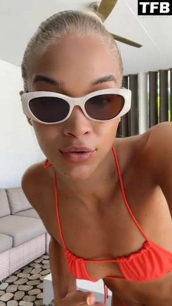 Jasmine Sanders Shows Off Her Sexy Bikini Body (10 Photos + Video) on fanspics.net