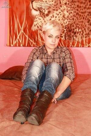 Awesome short haired blonde girl Marlene is a foot fetish babe on fanspics.net