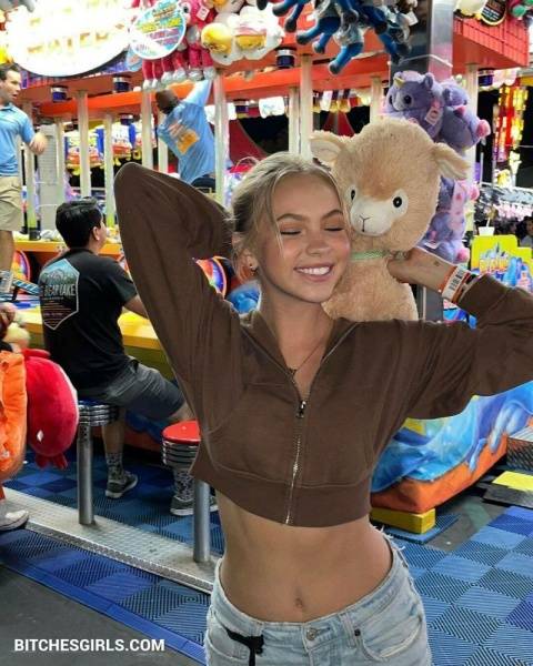 Jordyn Jones Celeb  Tits - Latest Ass Photos on fanspics.net