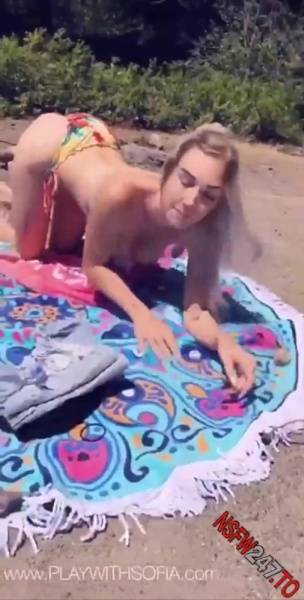 Sofia Blaze beach show snapchat premium xxx porn videos on fanspics.net