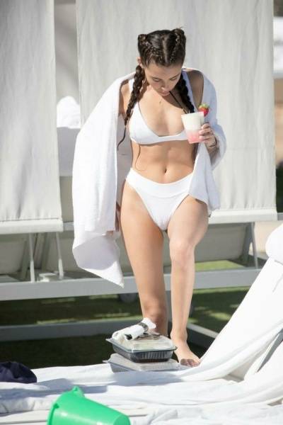 Madison Beer Camel Toe Bikini Set  - Usa on fanspics.net