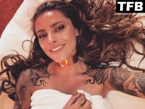 Sophia Thomalla Nude & Sexy Collection – Part 3 on fanspics.net