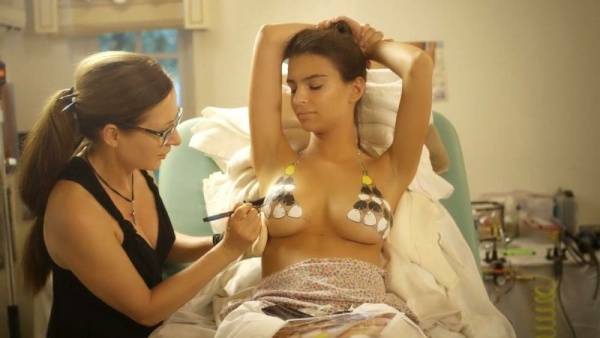 Emily Ratajkowski Nude Body Paint Photoshoot Video  - Usa on fanspics.net