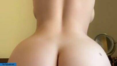 Skinny Naked Big ass on fanspics.net