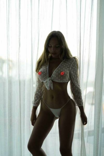 Veronica Bielik Nude Nipple Shirt Onlyfans Video  on fanspics.net