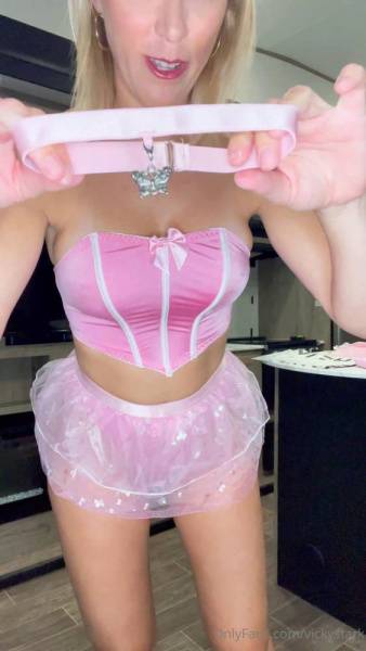 Vicky Stark Nude Pink Costumes Try On Onlyfans Video Leaked on fanspics.net