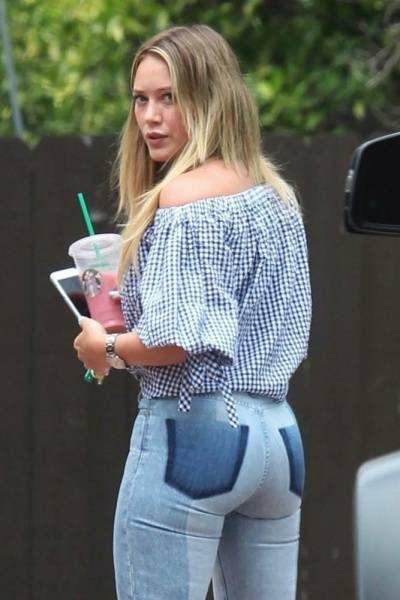 Hilary Duff Ass Tight Jeans Paparazzi Set  - Usa on fanspics.net