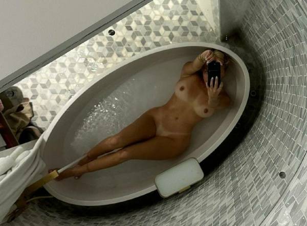 Corinna Kopf Nude Topless Bath Onlyfans Set Leaked on fanspics.net