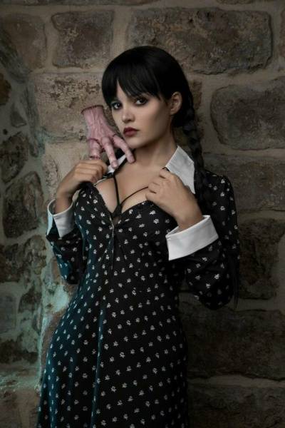 Kalinka Fox Nude Wednesday Addams Cosplay Patreon Set Leaked on fanspics.net