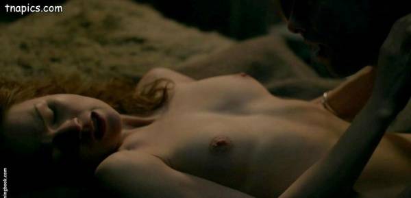 Sophie Skelton Nude on fanspics.net