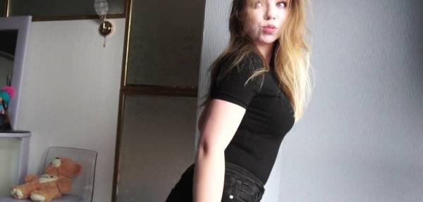 Russian cutie sent a video to boyfriend to LEVEL UP mood! - Russia on fanspics.net